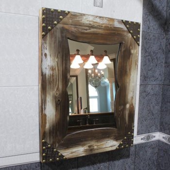 Зеркало в деревянной раме WM-2