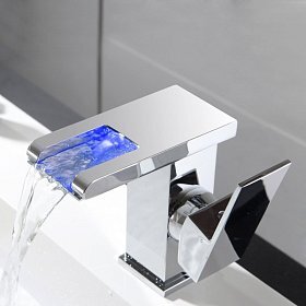 Смеситель для раковины с LED подсветкой LF-67