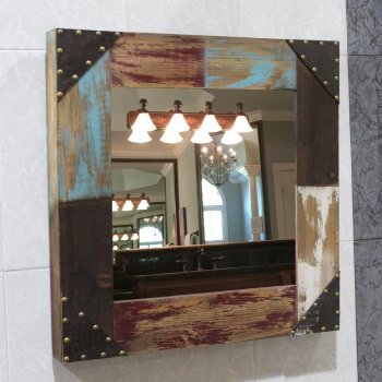 Зеркало в деревянной раме WM-10