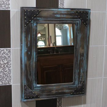 Зеркало в деревянной раме WM-3